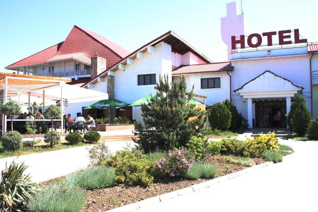 Hotel Magura Verde Bacău Extérieur photo